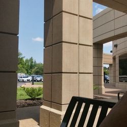 Semmes Murphey Clinic - Outdoor sitting area