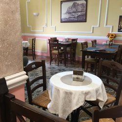 Bar del Golfo - Part of the tea room. It has a window overlooking the sea.