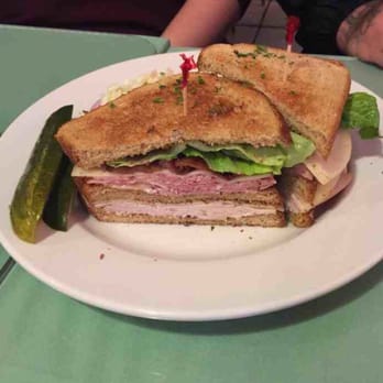 Mo's Grill - Club house sandwich - Burgers Near Me - San Francisco, California
