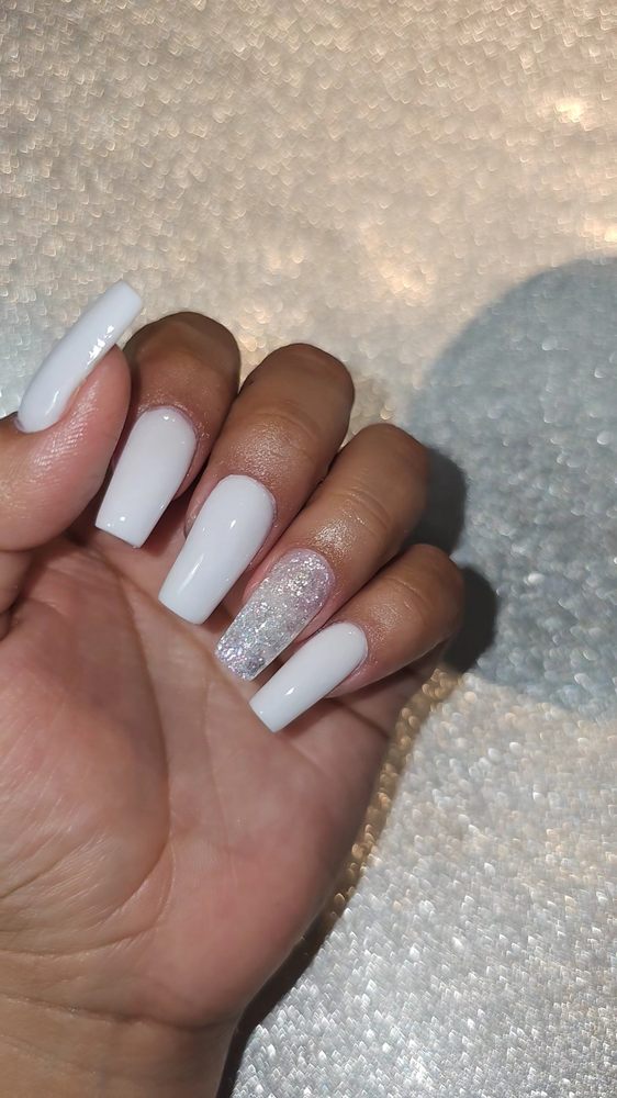 Butterfly Nails Logo