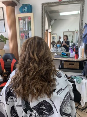 Bright & Natural Balayage Highlights - This project showcases a series of balayage and subtle highlights designed to brighten hair naturally while adding depth and dimension. The techniques used create a soft, sun-kissed effect that enhances the client's overall look with gentle lightening and seamless blending. Perfect for clients wanting a fresh, radiant, and low-maintenance hairstyle that enhances their natural beauty. Bright & Natural Balayage Highlights - This project showcases a series of balayage and subtle highlights designed to brighten hair naturally while adding depth and dimension. The techniques used create a soft, sun-kissed effect that enhances the client's overall look with gentle lightening and seamless blending. Perfect for clients wanting a fresh, radiant, and low-maintenance hairstyle that enhances their natural beauty.