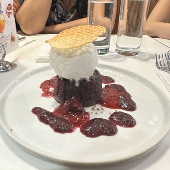 Spot Dessert Bar - red wine hibby - Desserts Near Me - Flushing, New York Spot Dessert Bar - red wine hibby - Desserts Near Me - Flushing, New York