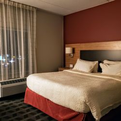 TownePlace Suites by Marriott Grove City Mercer/Outlets - Our Room at TownePlace Suites Grove City