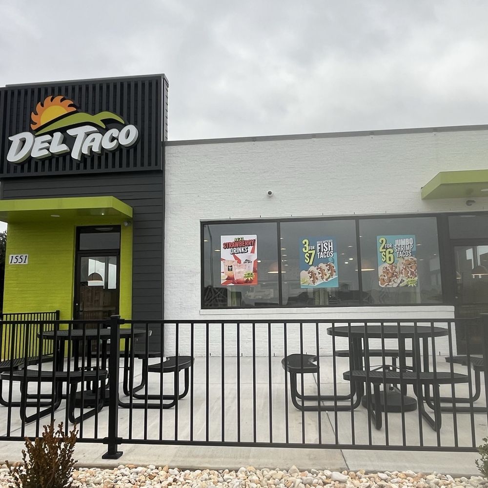 Del Taco - Front plenty of parking - Tacos Near Me - Kernersville, North Carolina Del Taco - Front plenty of parking - Tacos Near Me - Kernersville, North Carolina