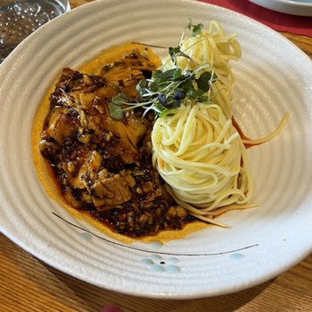 Noah's Kitchen - Asian Fusion Near Me - Brookline, Massachusetts