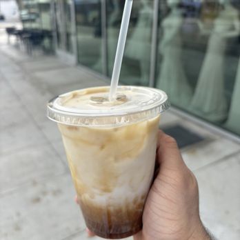 Black Canvas Coffee - Honey Latte - Breakfast & Brunch Near Me - Beverly Hills, California
