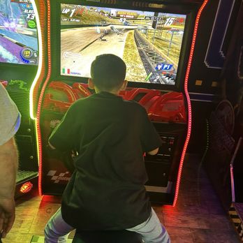 Arcave Room - Arcades Near Me - Glendale, California
