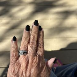 Levié Venus Nail Bar - Black for my fingernails