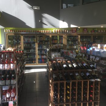 Limoncello - Very clean and organized marketplace; wine, pasta, olive oils, sauce, beer, liquor, and much much more. Go check it out! - Sandwiches Near Me - San Francisco, California