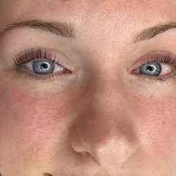 Beauty On 9 - Lifting your lashes and they stay straight up