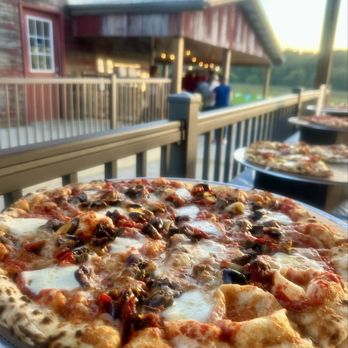 Luna Valley Pizza Farm - Pizza Near Me - Decorah, Iowa Luna Valley Pizza Farm - Pizza Near Me - Decorah, Iowa