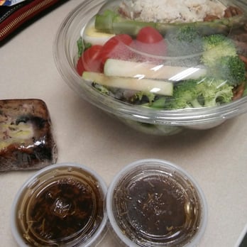 Curbside on the Run - Spinach & chicken salad w/balsamic dressing. Blueberry banana bread for dessert!! - Coffee & Tea Near Me - Pittsburgh, Pennsylvania