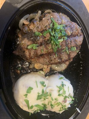 Applebee's Grill + Bar by null