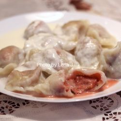 Kuchnia u Doroty - Pierogi z truskawkami (Sweet strawberry dumplings) (32 zł) - sauce is sweet, but the pierogi themselves weren't very sweet