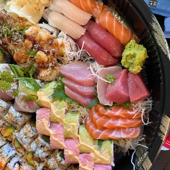 Tomo Sushi - Omg the sashimi was sooooo good. Try the mt rainier roll... so so good - Japanese Near Me - Burien , Washington