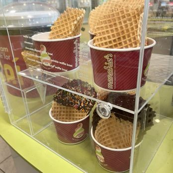 Menchie's Frozen Yogurt - Desserts Near Me - Delray Beach, Florida