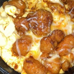 Mac & cheese bowl with spicy chicken