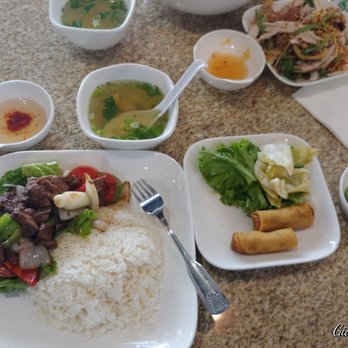 Com Ga Thuong Hai - Com bo luc lac ( shaking beef ) with chicken broth soup included. Egg rolls optional appetizer. - Vietnamese Near Me - Houston, Texas Com Ga Thuong Hai - Com bo luc lac ( shaking beef ) with chicken broth soup included. Egg rolls optional appetizer. - Vietnamese Near Me - Houston, Texas