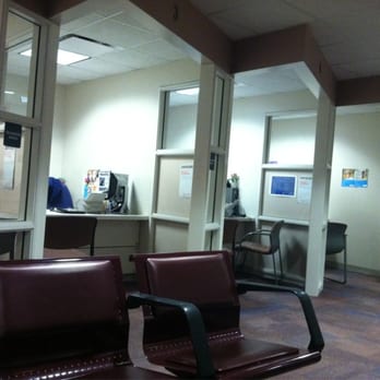 Mount Sinai Hospital - Registration area C1200. You stop here BEFORE all outpatient lab, radiology, sleep study, outpatient surgery... everything. - Hospitals Near Me - Chicago, Illinois