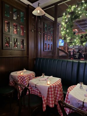 Cousin Larry's by null