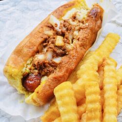 Dairi-O - Hot dog with m, c,  & o - and fries