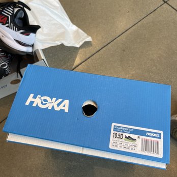 Hoka - Men's Carbon X 2 - Sports Wear Near Me - West Hollywood, California Hoka - Men's Carbon X 2 - Sports Wear Near Me - West Hollywood, California