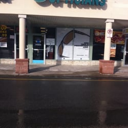 Raymond Opticians - Storefront!