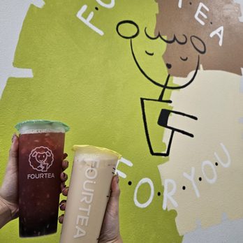 Fourtea - Strawberry green tea and Golden oolong milk tea - Coffee & Tea Near Me - Orange, California