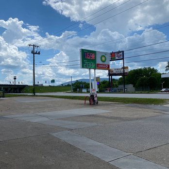 Circle K - From Parking lot - Convenience Stores Near Me - Chattanooga, Tennessee Circle K - From Parking lot - Convenience Stores Near Me - Chattanooga, Tennessee