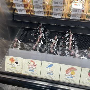 Devon Market - Love these sushi triangles! - International Grocery Near Me - Chicago, Illinois