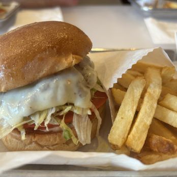 Burger Lounge - Burgers Near Me - Irvine, California