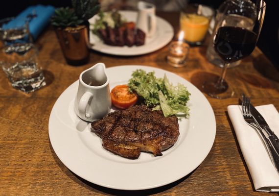 The Porterhouse Grill & Rooms by null