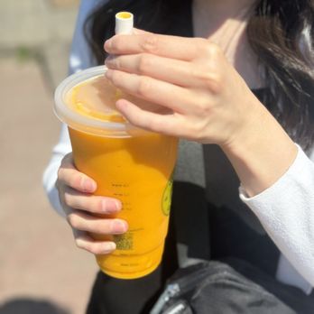 Real Fruit Bubble Tea - large mango diamond slush - Tea Rooms Near Me - Markham, Ontario