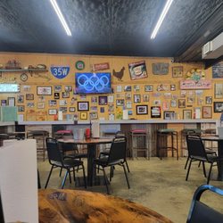 Grumps Burgers - Inside