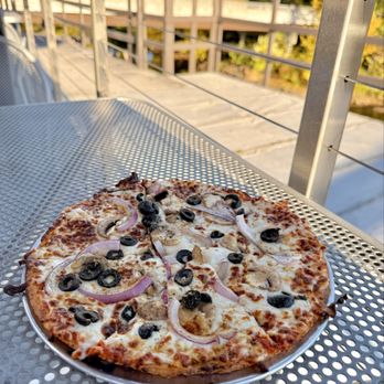 Missing Mountain Brewing - Build your own cauliflower pizza - Breweries Near Me - Cuyahoga Falls, Ohio