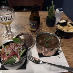 't Oud Clooster - L'Arogante (served in an Orval glass ) Rundstoveriej