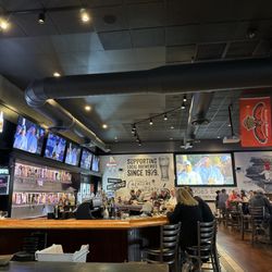 Lots of beers on tap and screens for games! Heaven!