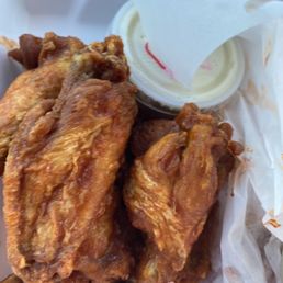 6 wings in hot sauce