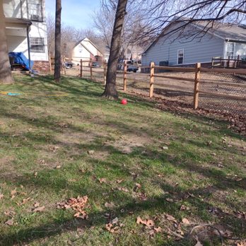 Signature Contracting - Custom split rail lined in 5' blk viynal CL - Fences & Gates Near Me Signature Contracting - Custom split rail lined in 5' blk viynal CL - Fences & Gates Near Me