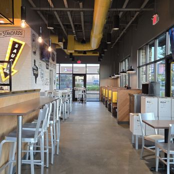 Super Chix - Seating area - Chicken Shop Near Me - Sandy, Utah Super Chix - Seating area - Chicken Shop Near Me - Sandy, Utah
