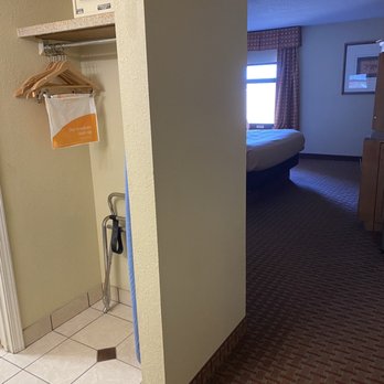 Quality Inn & Suites Greenfield I-70 - King room - Hotels Near Me - Greenfield, Indiana Quality Inn & Suites Greenfield I-70 - King room - Hotels Near Me - Greenfield, Indiana