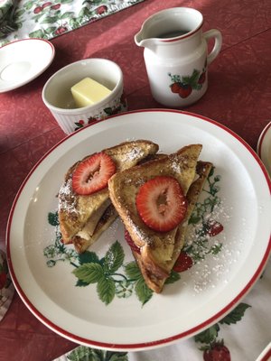Strawberry House Bed & Breakfast, 805 N Wheeler St, Plant City, FL  33563-3245, US - MapQuest