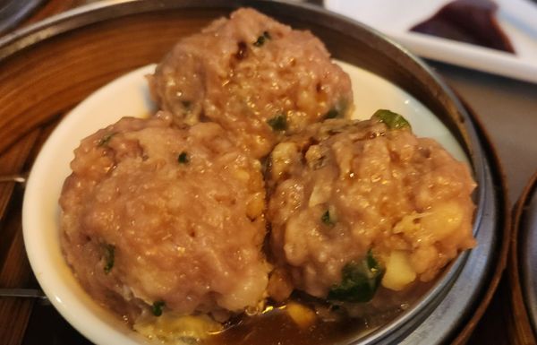 Ding Dim 1968 by null