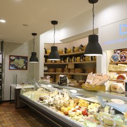 L'angolo della freschezza sas - ricca scelta di stagionature di Parmigiano Reggiano