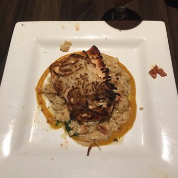 Pinnacle Grille - What kind of mess is this?  This should have never left the kitchen.  (salmon entree) - Burgers Near Me - Scottsdale, Arizona