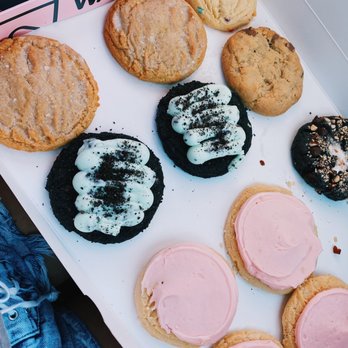 Crumbl - Lutz - Kentucky butter, milk chocolate chip, Andes thin mint, frosted sugar cookie. - Bakeries Near Me - Lutz, Florida Crumbl - Lutz - Kentucky butter, milk chocolate chip, Andes thin mint, frosted sugar cookie. - Bakeries Near Me - Lutz, Florida