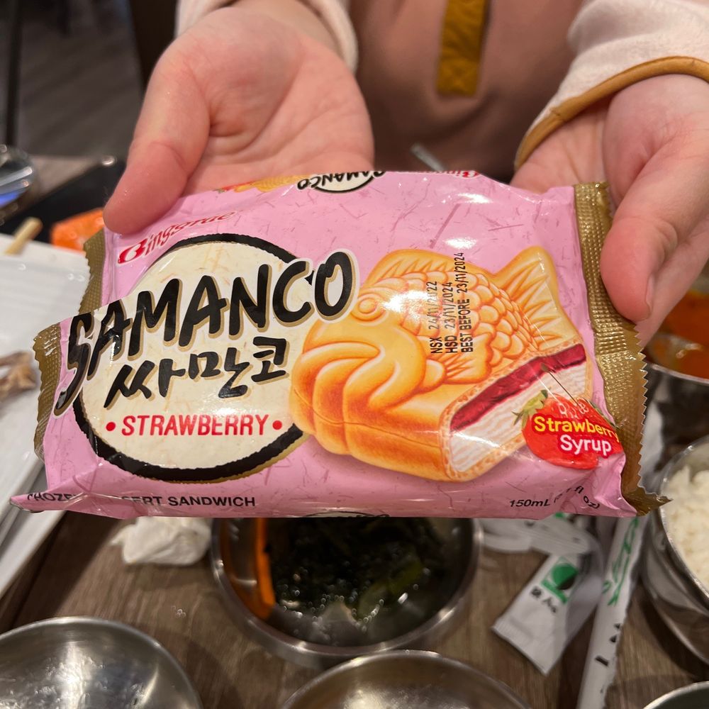 Vons Chicken - Strawberry ice cream - Korean Near Me - Vallejo, California Vons Chicken - Strawberry ice cream - Korean Near Me - Vallejo, California