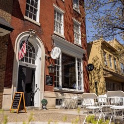 Umile Trattoria - Umile Trattoria outdoor dining