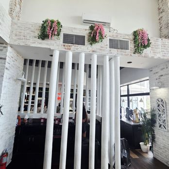 Bacon Bitch - Decor - Breakfast & Brunch Near Me - Miami, Florida