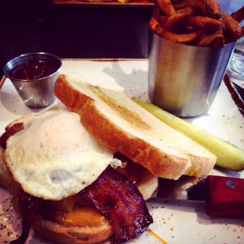 Red Cow 50th & France - Breakfast burger - Burgers Near Me - Minneapolis, Minnesota